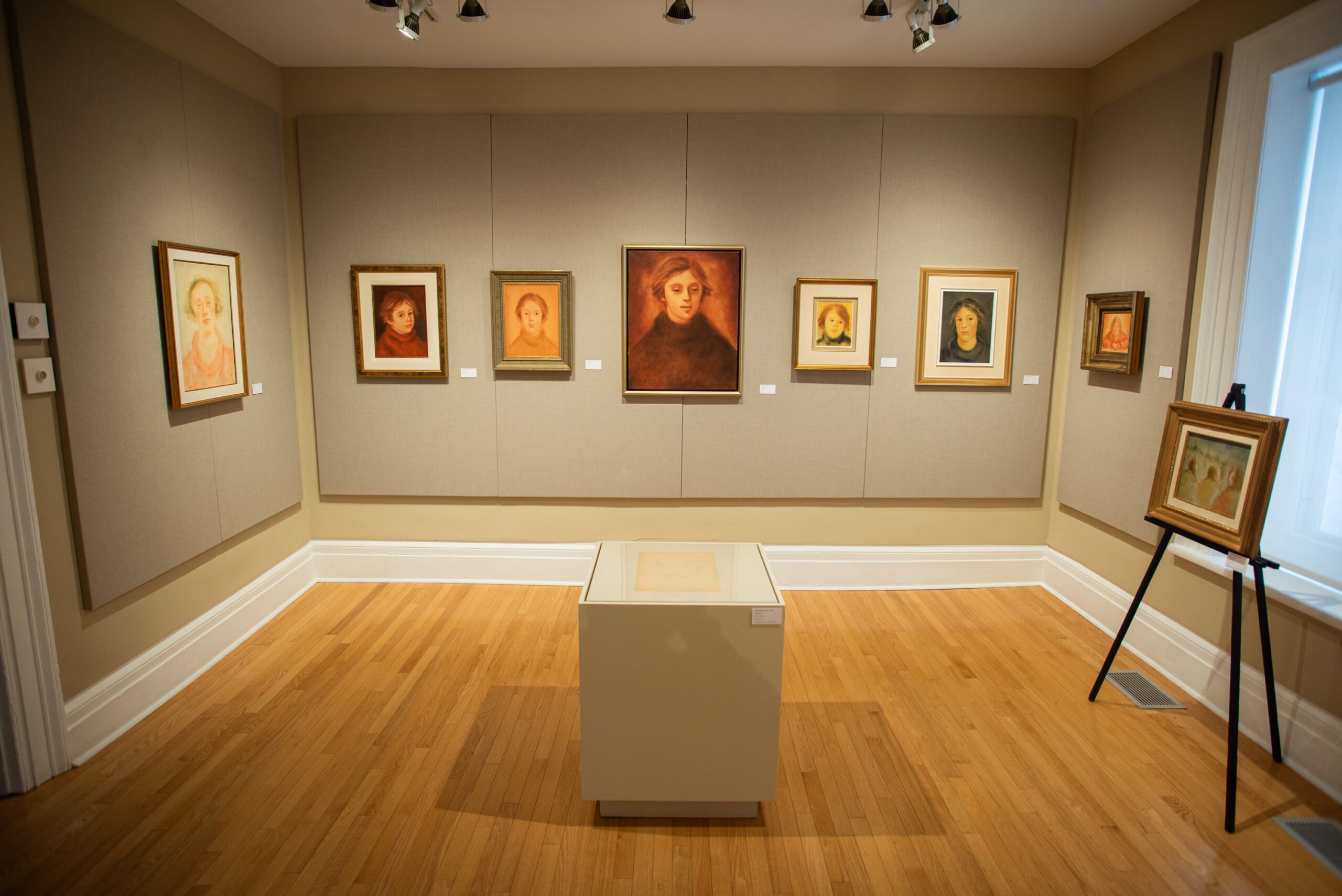 Espace DCL – Centre d'exposition Louise-Carrier, Lévis